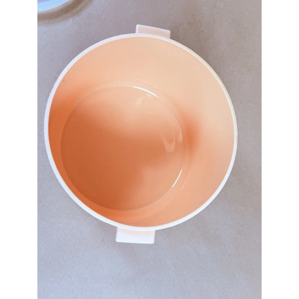 MINISO Guji Guji Bread Baking Box 1700ml Kawaii Pink Food Storage Container